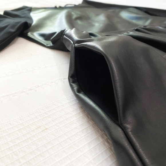 RICH & ROYAL BLACK FAUX LEATHER PANEL HALF RAGLAN SLEEVES MINI DRESS - M - Picture 7 of 10